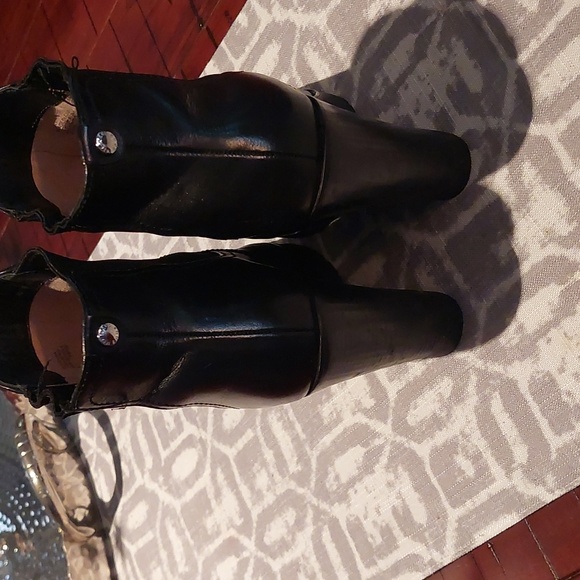 Michael Kors - Picture 3 of 4